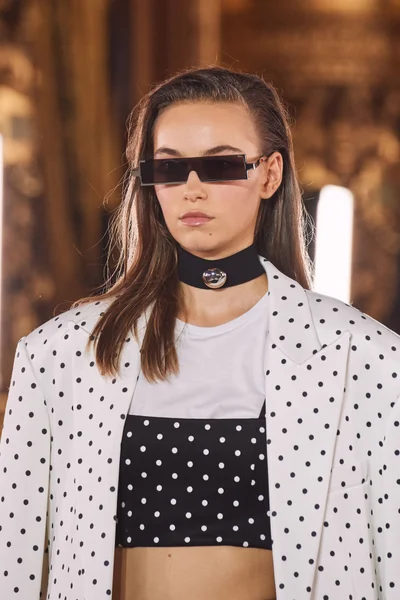 Look 235